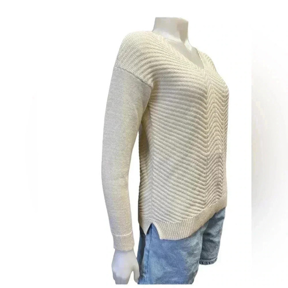 Chaps White Cream Gold Glitter V Neck Knit Sweater Size XS - Picture 2 of 9